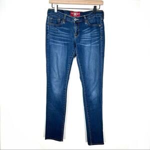 Lucky Brand medium wash straight slim leg jeans size 2 26 B177